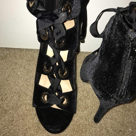 “Nickie Heeled Sandal” - Picture 4 of 7